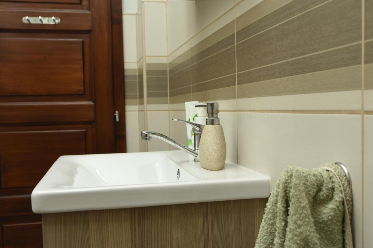 Apartman Woolf Senta Exteriör bild